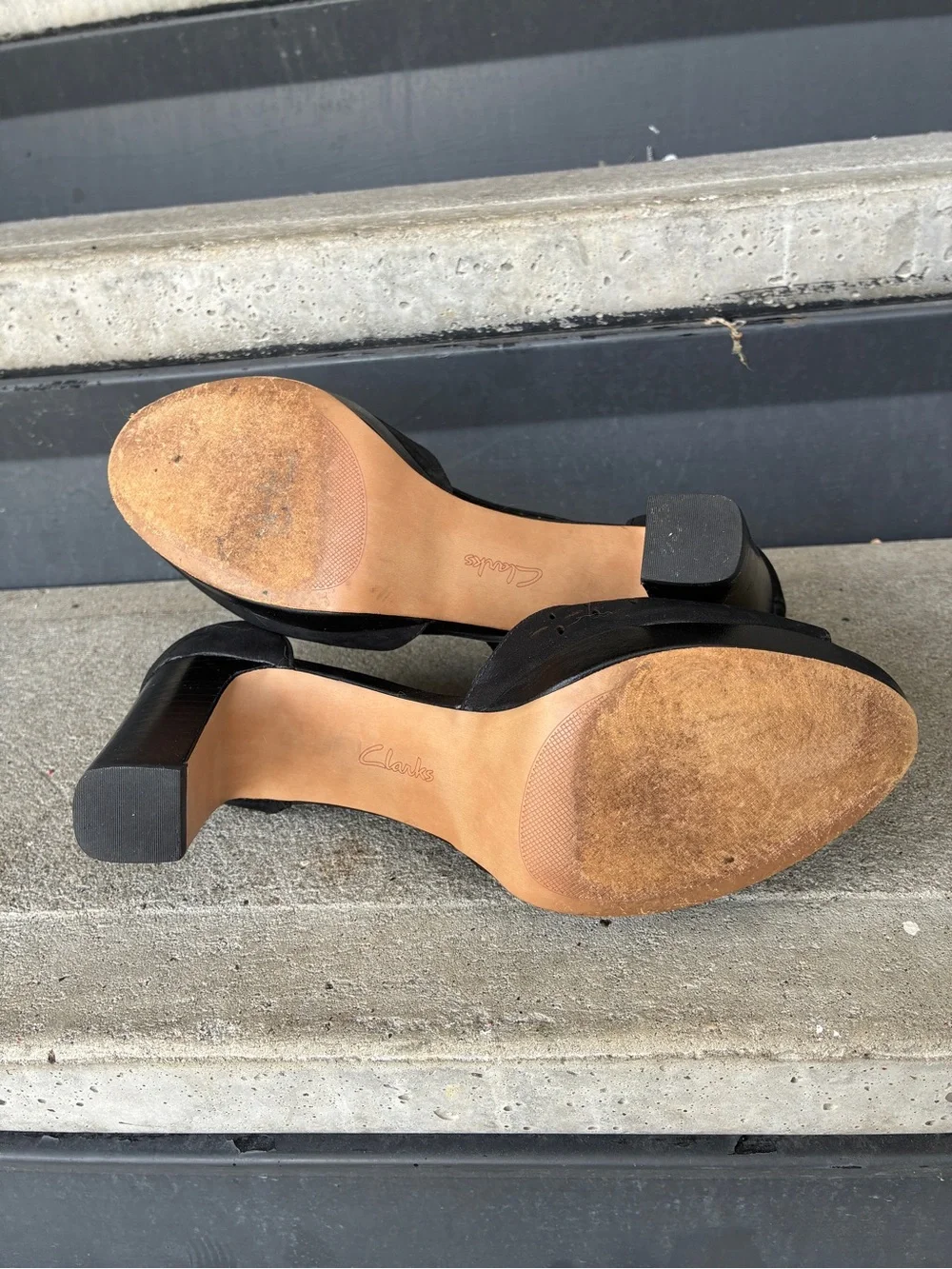 Clarks Jenness Energy black Leather 3” Block Heel platform shoes